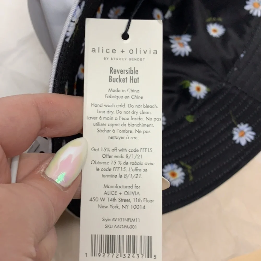 AO X FABFITFUN REVERSIBLE BUCKET HAT